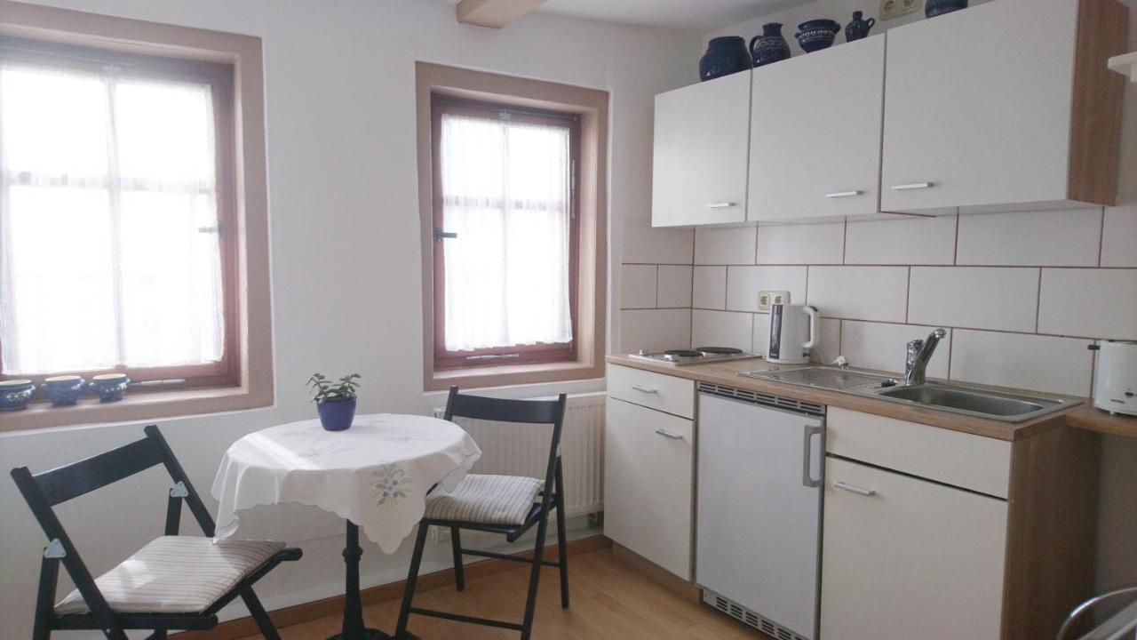 Апартаменты Haus Zum Kleinen Helm Эрфурт Экстерьер фото