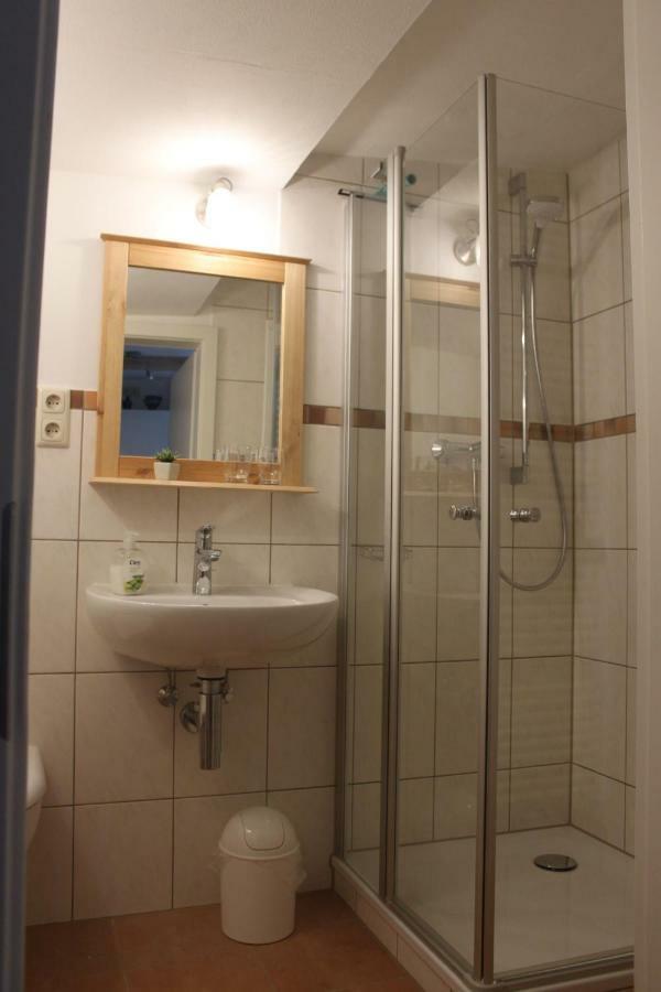 Апартаменты Haus Zum Kleinen Helm Эрфурт Экстерьер фото
